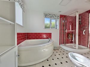 Photo 11- click for photo gallery